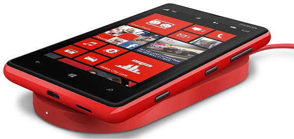 Nokia wireless charging plate DT-900 with Nokia Lumia 820_0